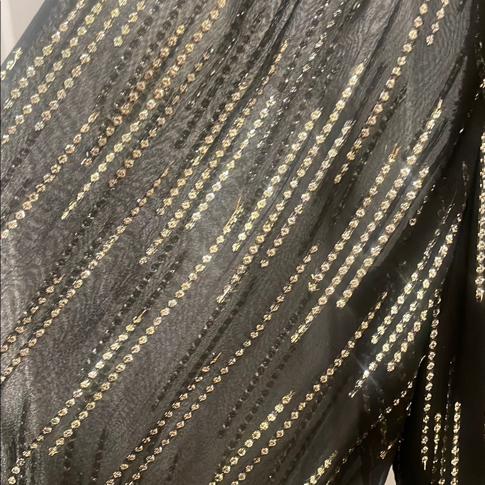Black and Gold Plunge Neck Bishop Sleeve Evening Dress - Picture 7 of 15